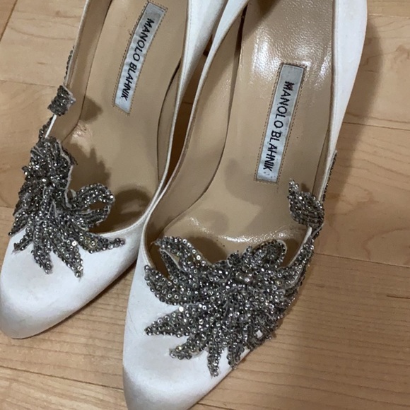 Manolo Blahnik Shoes - Manolo blahnik white pumps